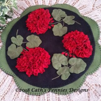 Geranium Beauty Wool Applique Candle Mat