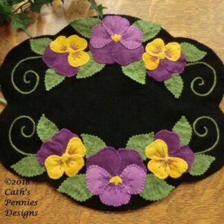 Pansy Beauty Wool Applique Candle Mat