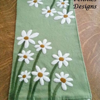 Delightful Daisies Finished Table Runner (only available for US customers)