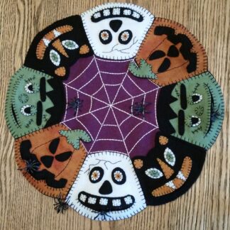 "Trick or Treat" Finished Candle Mat (only available for US customers)